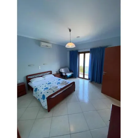 And Thomas 13 Apartment